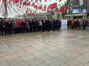 Bakırköy’de 19 Mayıs Atatürk’ü Anma Gençlik ve Spor Bayramı Çelenk Sunma Tören Yapıldı