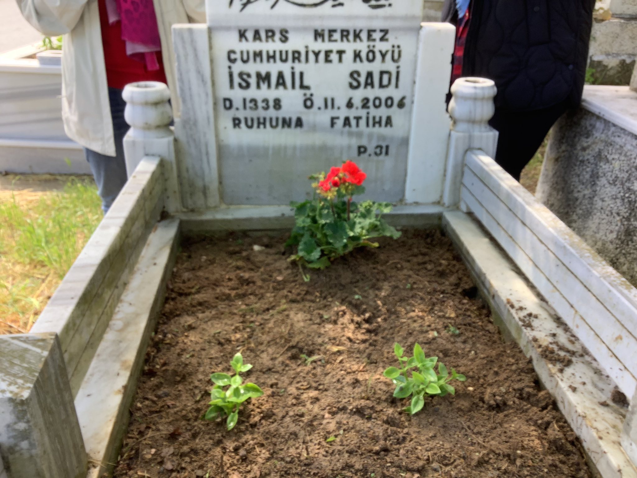 Bayram Geliyor, Mezar Ziyaretini Unutmayın!