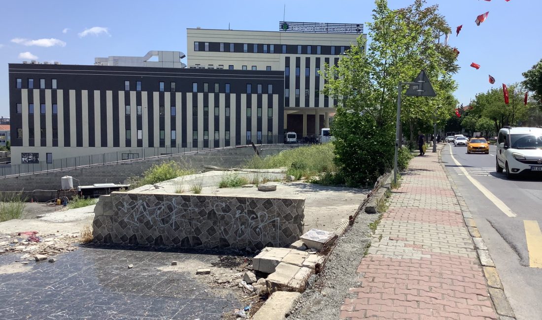 Bakırköy Belediyesinin  Reklam Müdürü