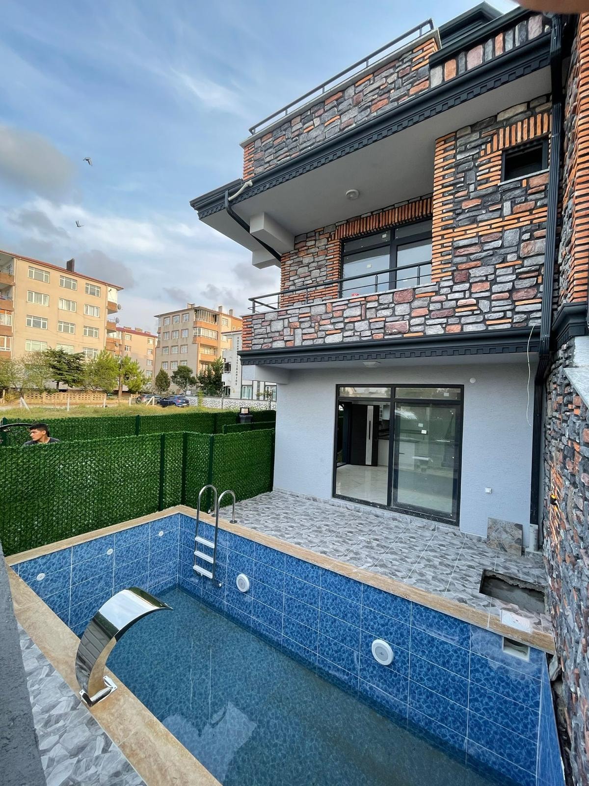 Sakarya Kocaali’de Dünyanın En büyük  Kum Sahil ‘de Villada Oturmak İsteyenler Üç Kat Villa 6.500.000 TL