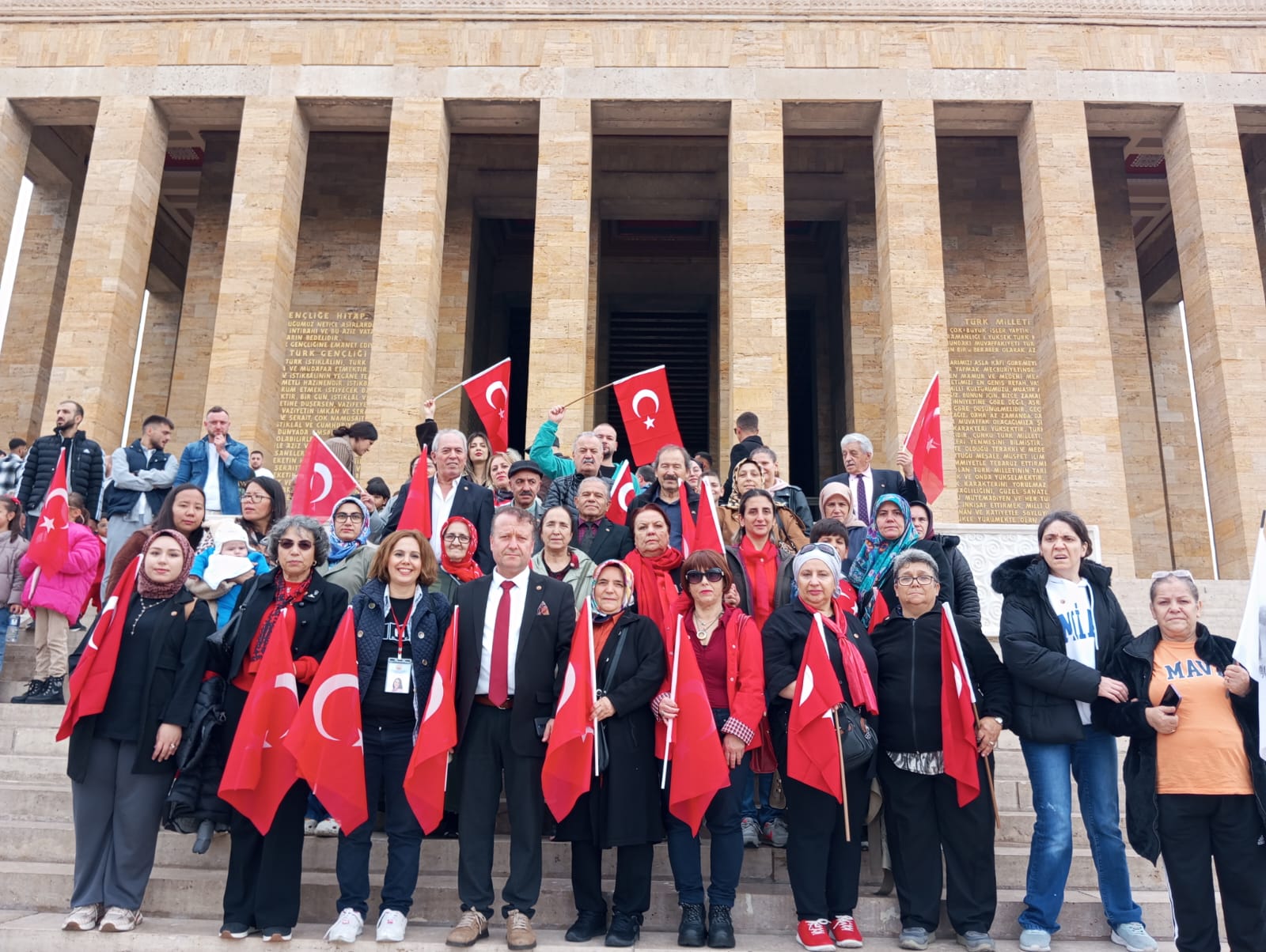 Cumhuriyetin 102. Yılında Türkiye Emekliler Derneği Zeytinburnu Şubesi’nden Anıtkabir Ziyareti