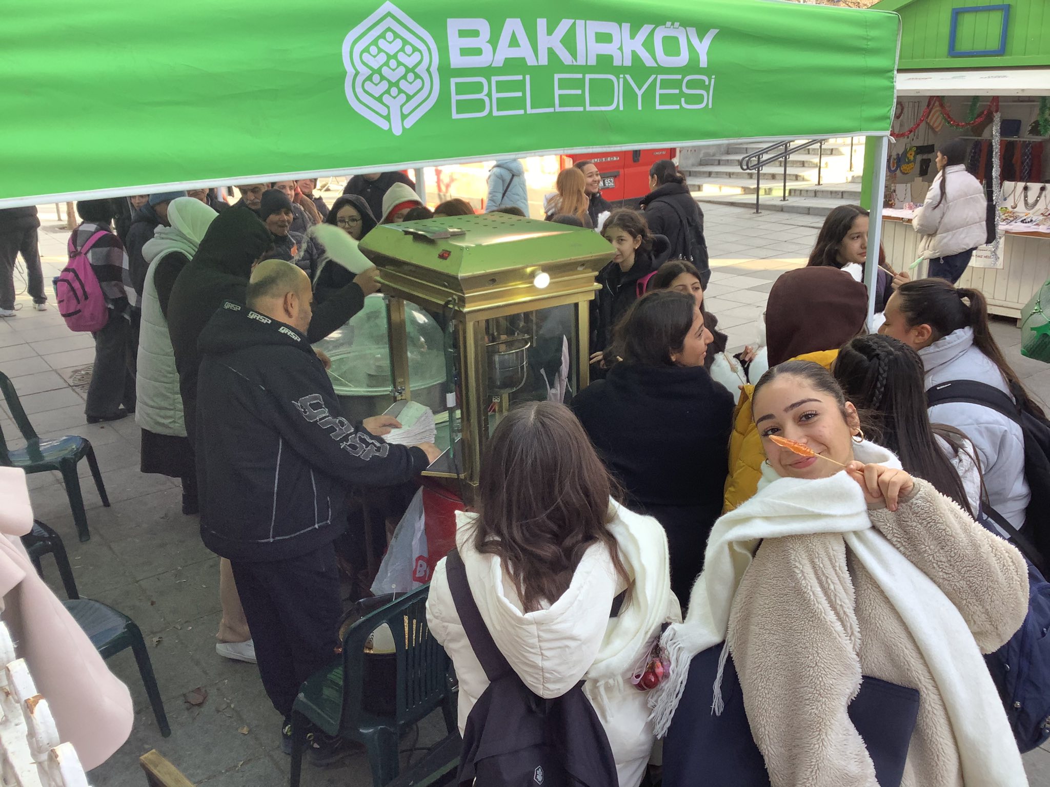 Bakırköy Belediyesi Pamuk Şeker ve Macun Şekerle Ağızları Tatlandırdı mı?