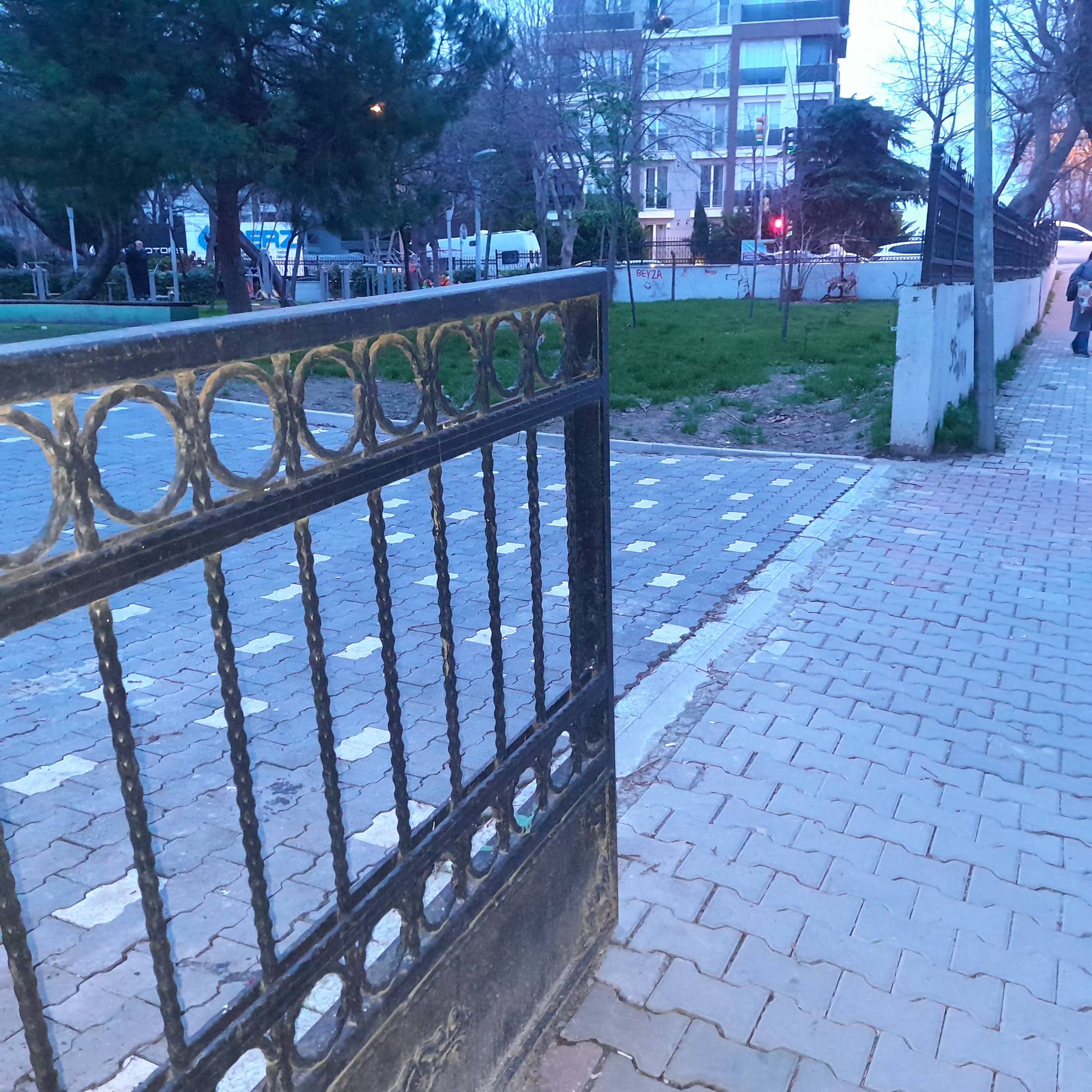 Bakırköy Fen İşleri Müdürlüğü’ne: Kartaltepe Millet Parkı Kapısı Nerede?